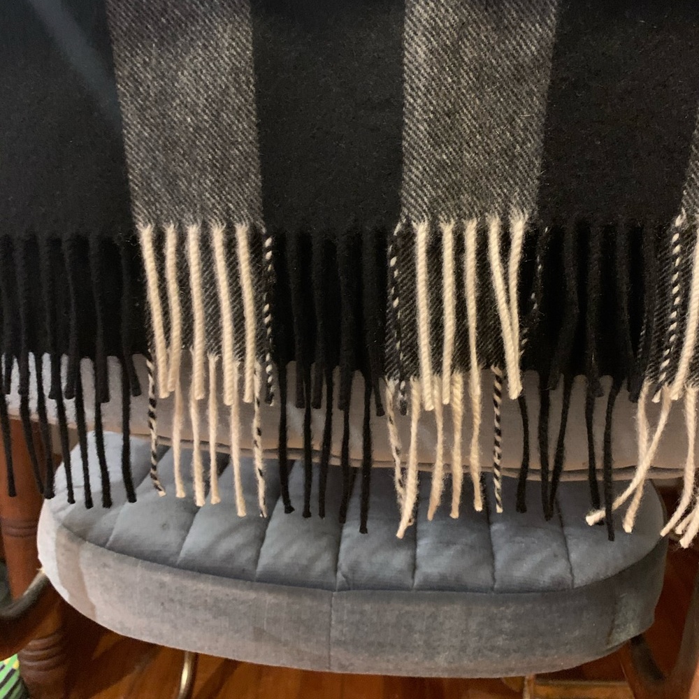 Burberry Black/White HalfMega Check Cashmere Scarf - Picture 4 of 5